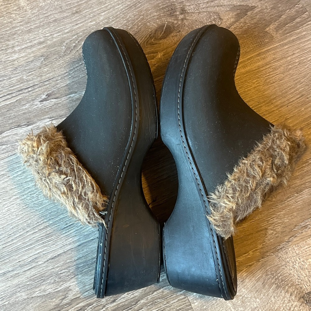 Crocs Nanu Black Faux Fur Lined Platform Wedge Clogs Mules Womens 10